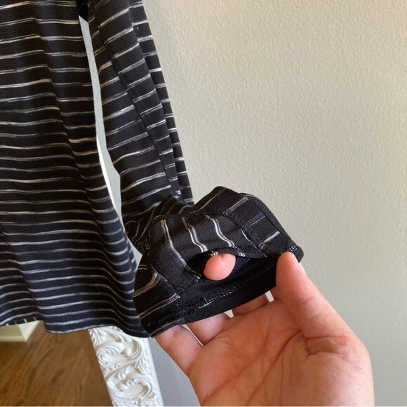 Athleta Women’s Elite active half zip black striped jacket size small! - Picture 9 of 10